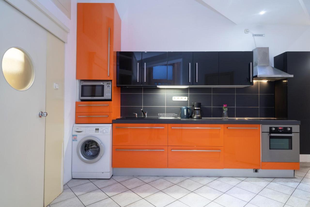Kiraly Central Apartment With Free Parking And Ac Budapest Exterior photo
